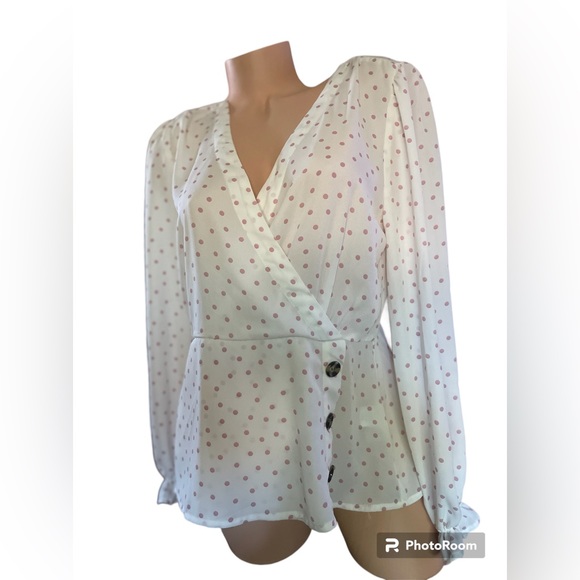 Almost Famous Large V Neck Blouse Top - Picture 2 of 13